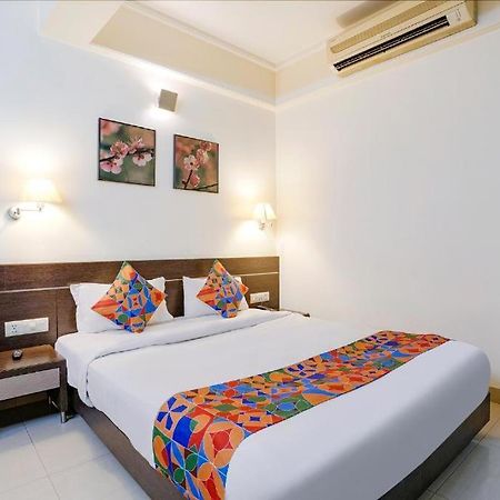 Hotel Gandharva Residency Swargate Pune Esterno foto
