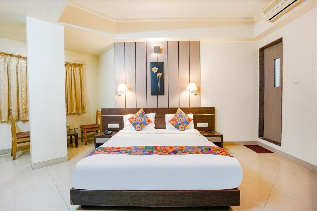Hotel Gandharva Residency Swargate Pune Esterno foto