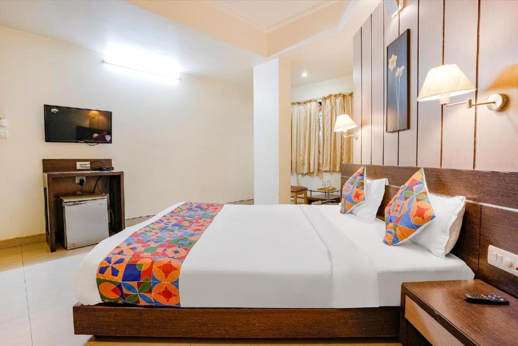 Hotel Gandharva Residency Swargate Pune Esterno foto